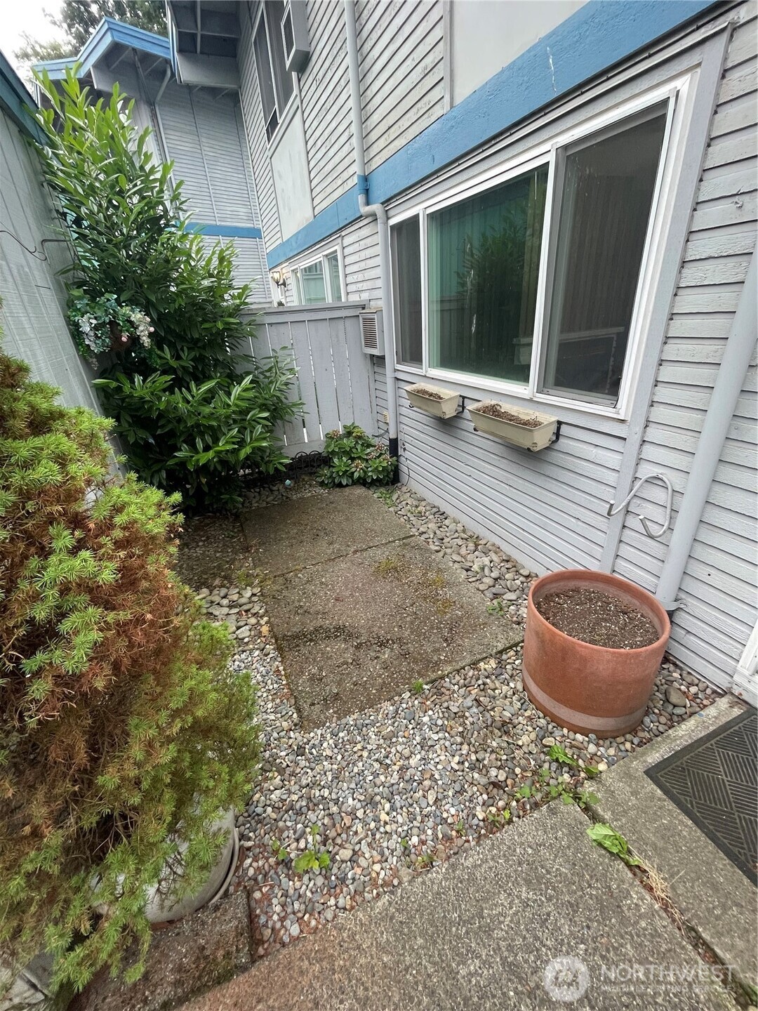 2305 S Pinebrook Lane Property Photo 1
