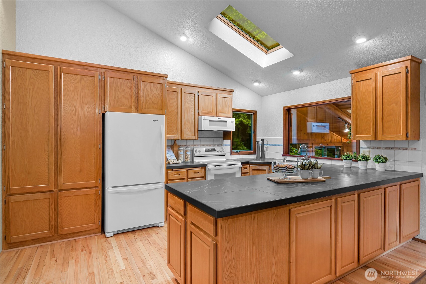 5009 Samish Way Property Photo 3