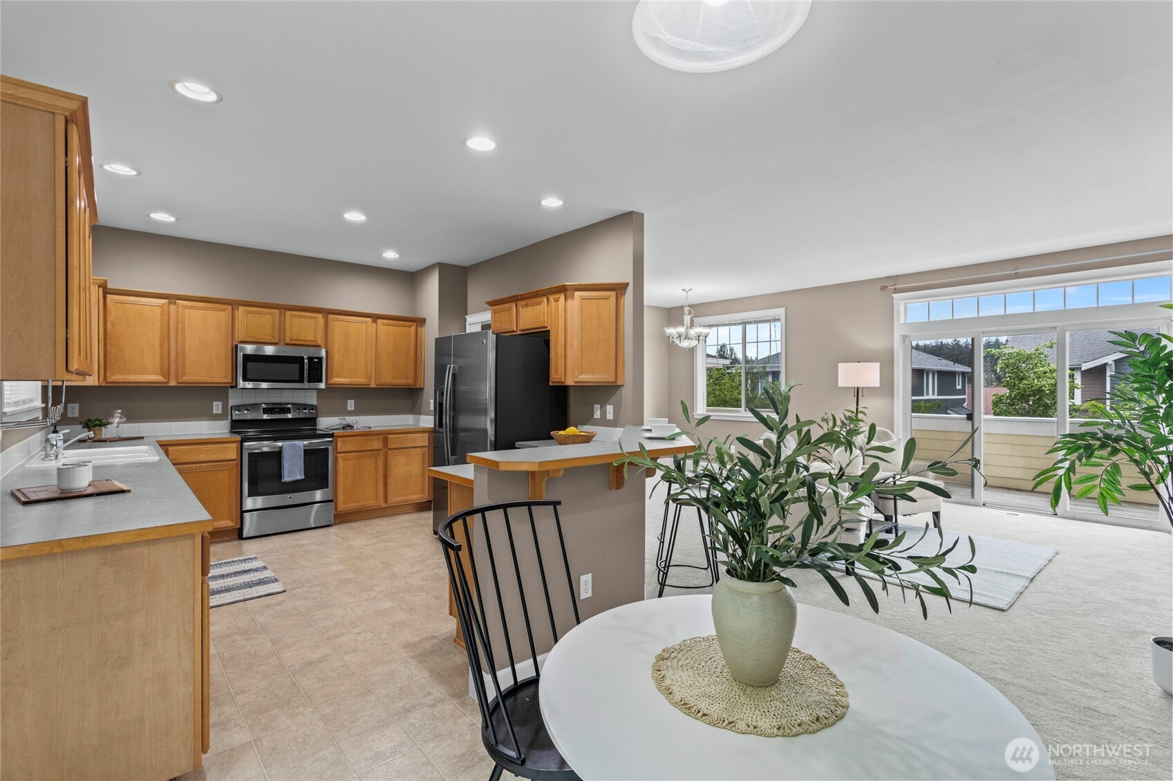 1447 Cherry Avenue Property Photo 3
