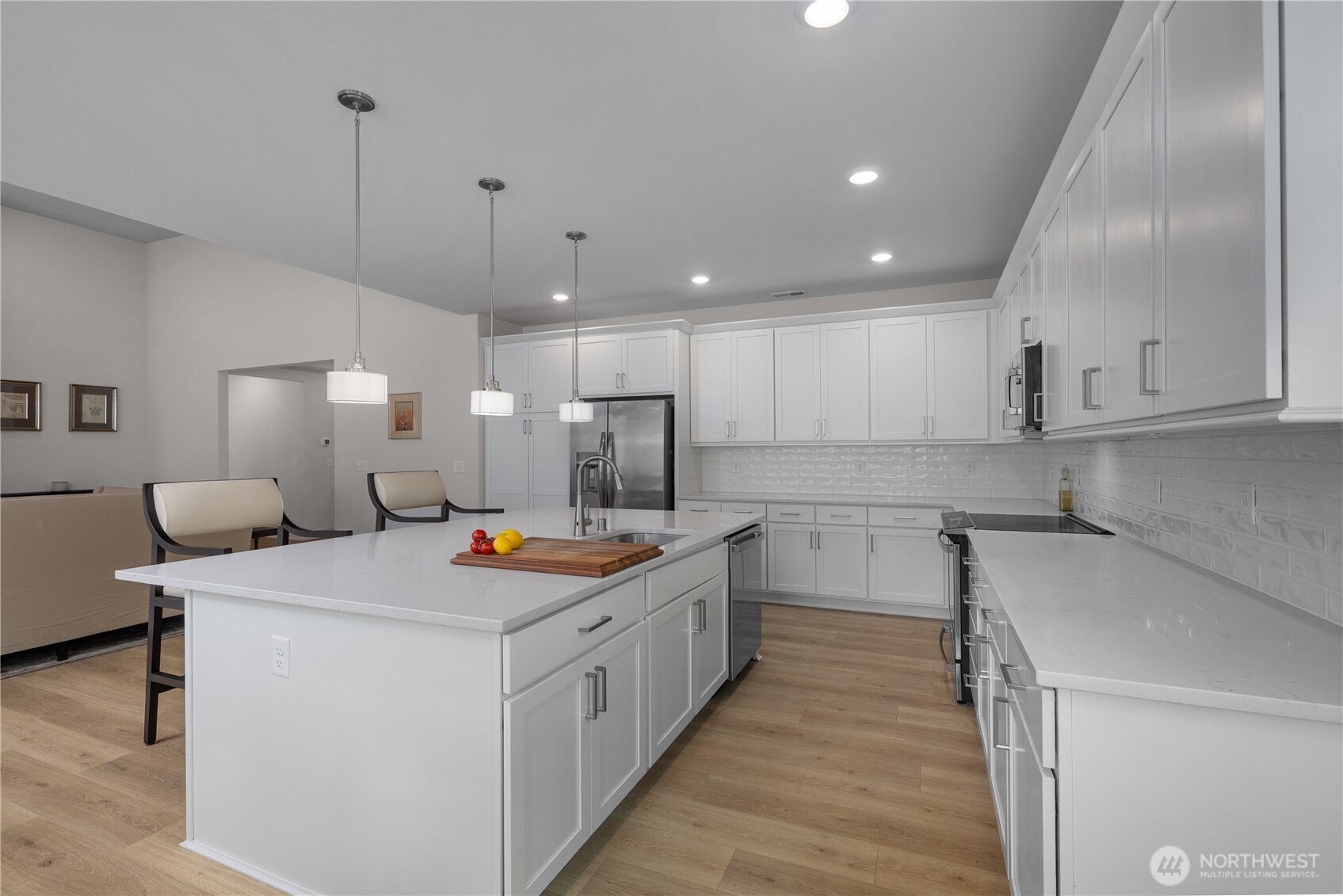 2905 Arrowroot Loop Property Photo 7