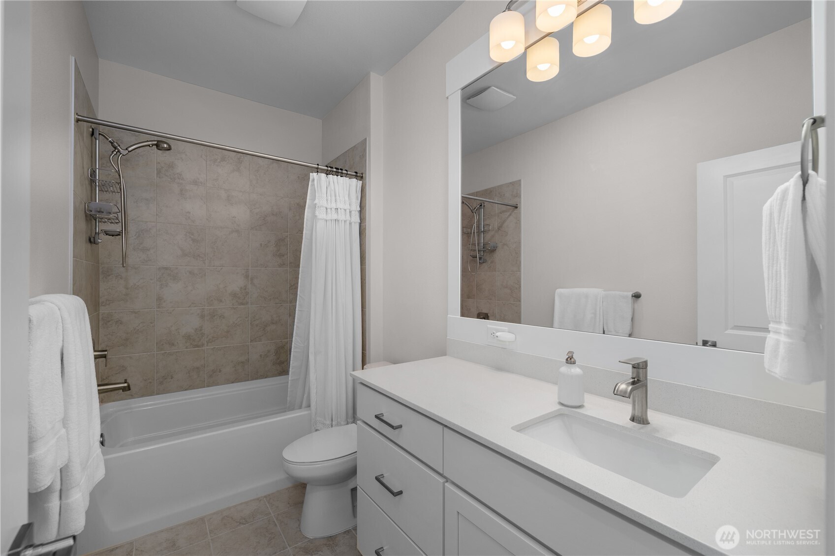 2905 Arrowroot Loop Property Photo 14