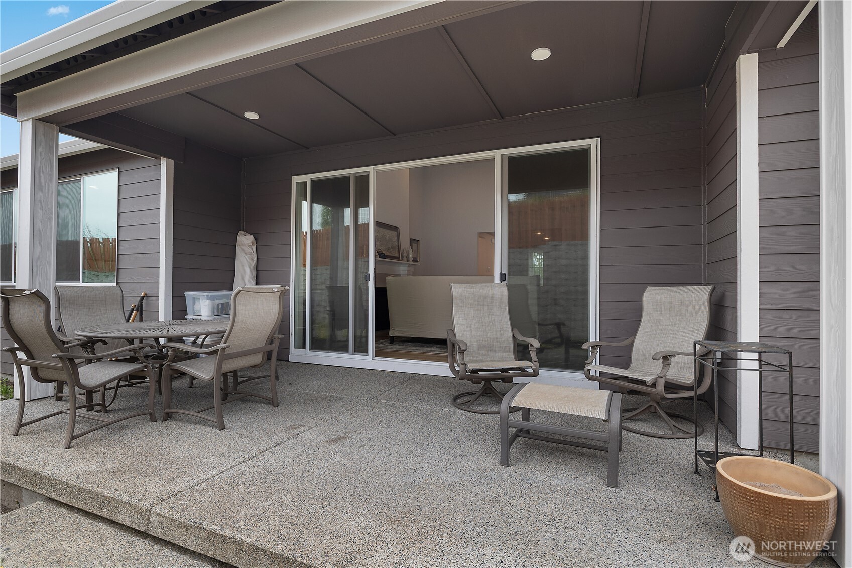 2905 Arrowroot Loop Property Photo 17