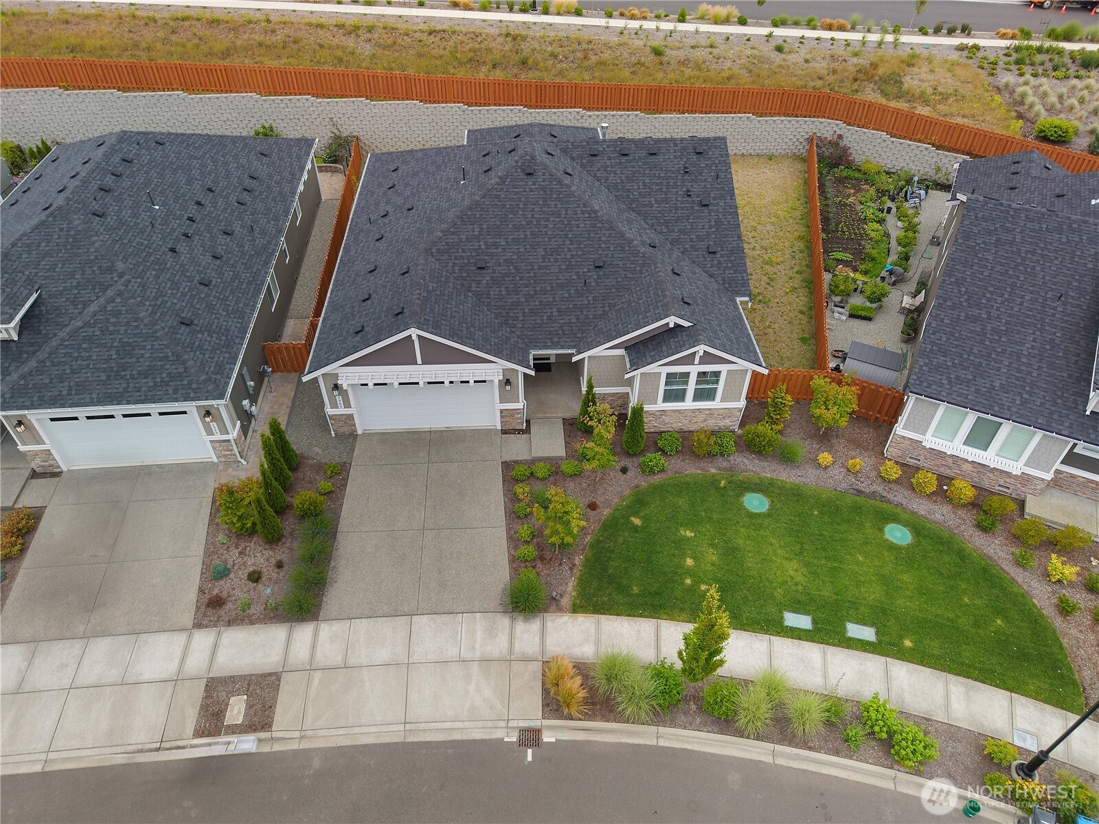2905 Arrowroot Loop Property Photo 19