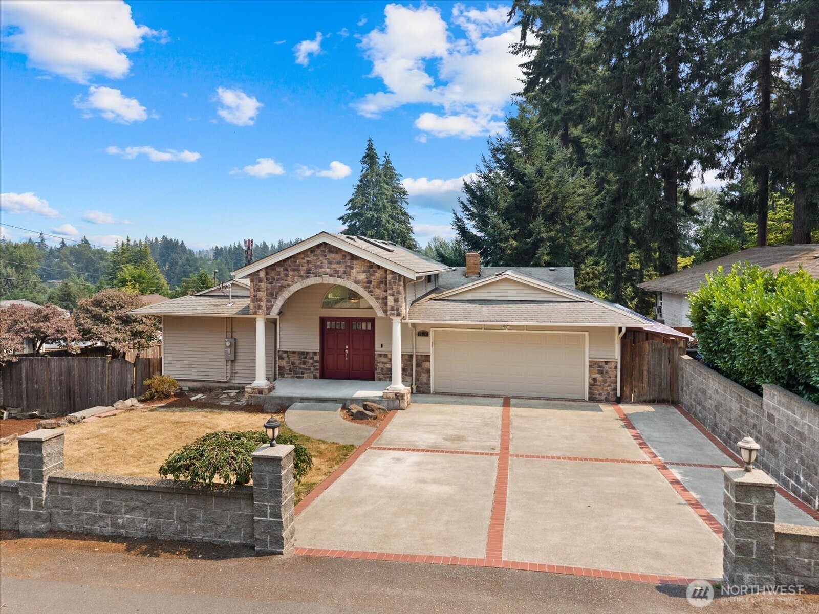 1704 154th Avenue Property Photo 2