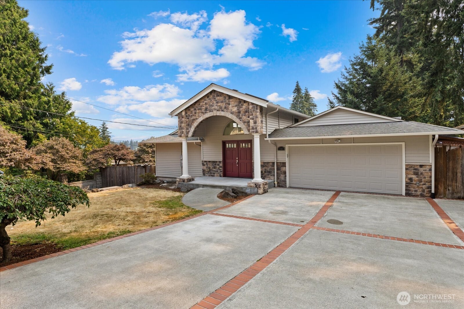 1704 154th Avenue Property Photo 3
