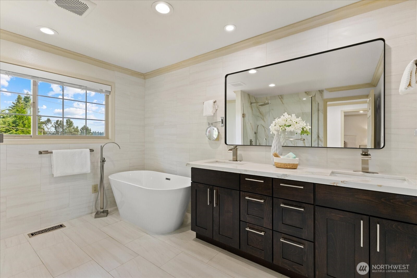 1704 154th Avenue Property Photo 9
