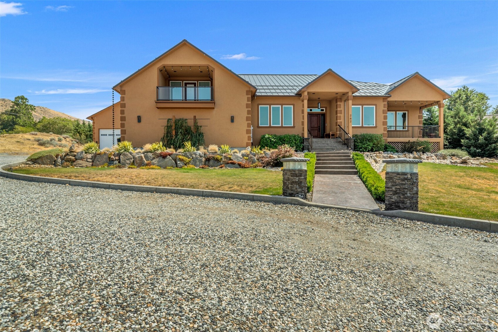 262 42nd Court Property Photo 8