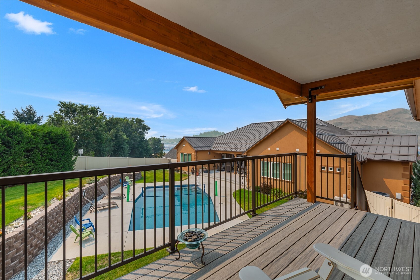 262 42nd Court Property Photo 13