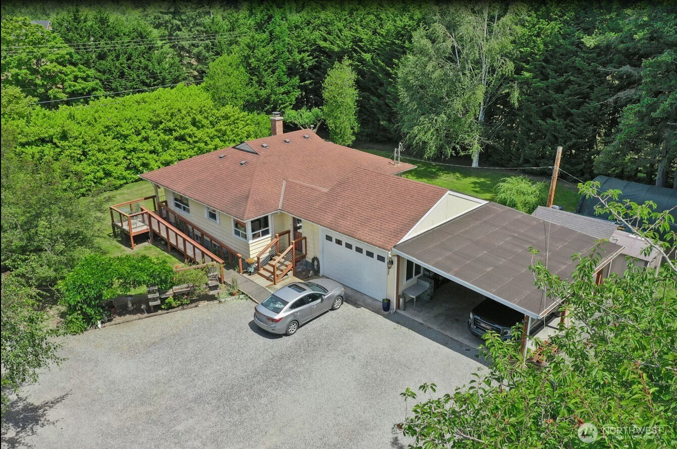5232 300th Street Property Photo 4
