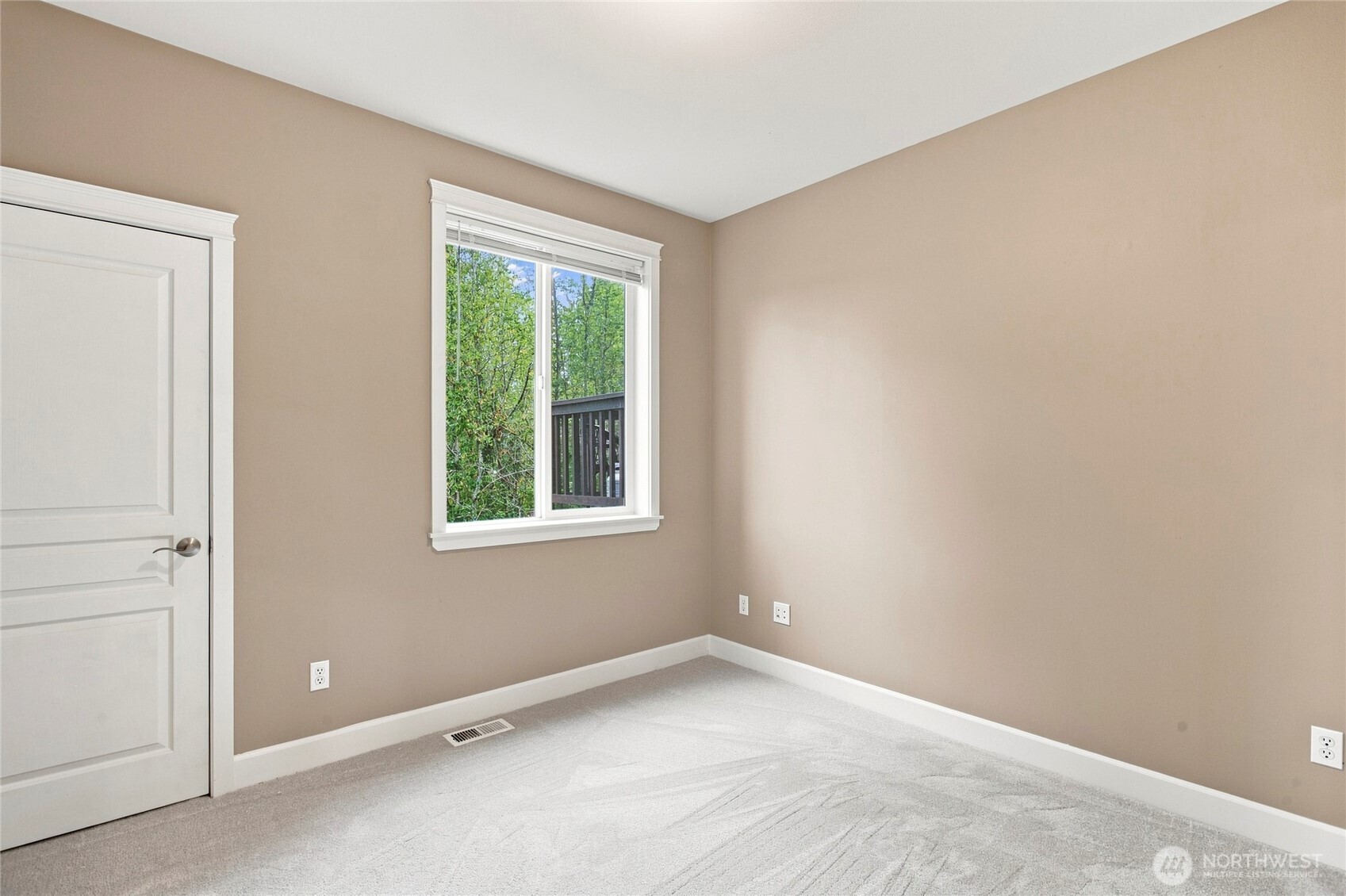 129 Birch Street Property Photo 9
