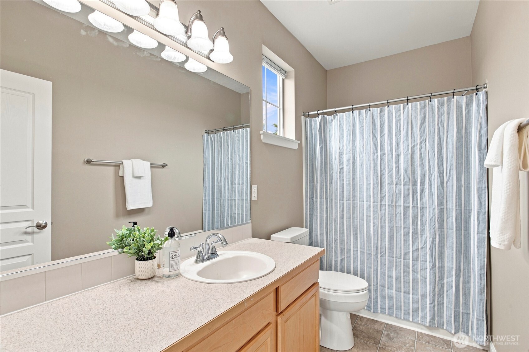 129 Birch Street Property Photo 21