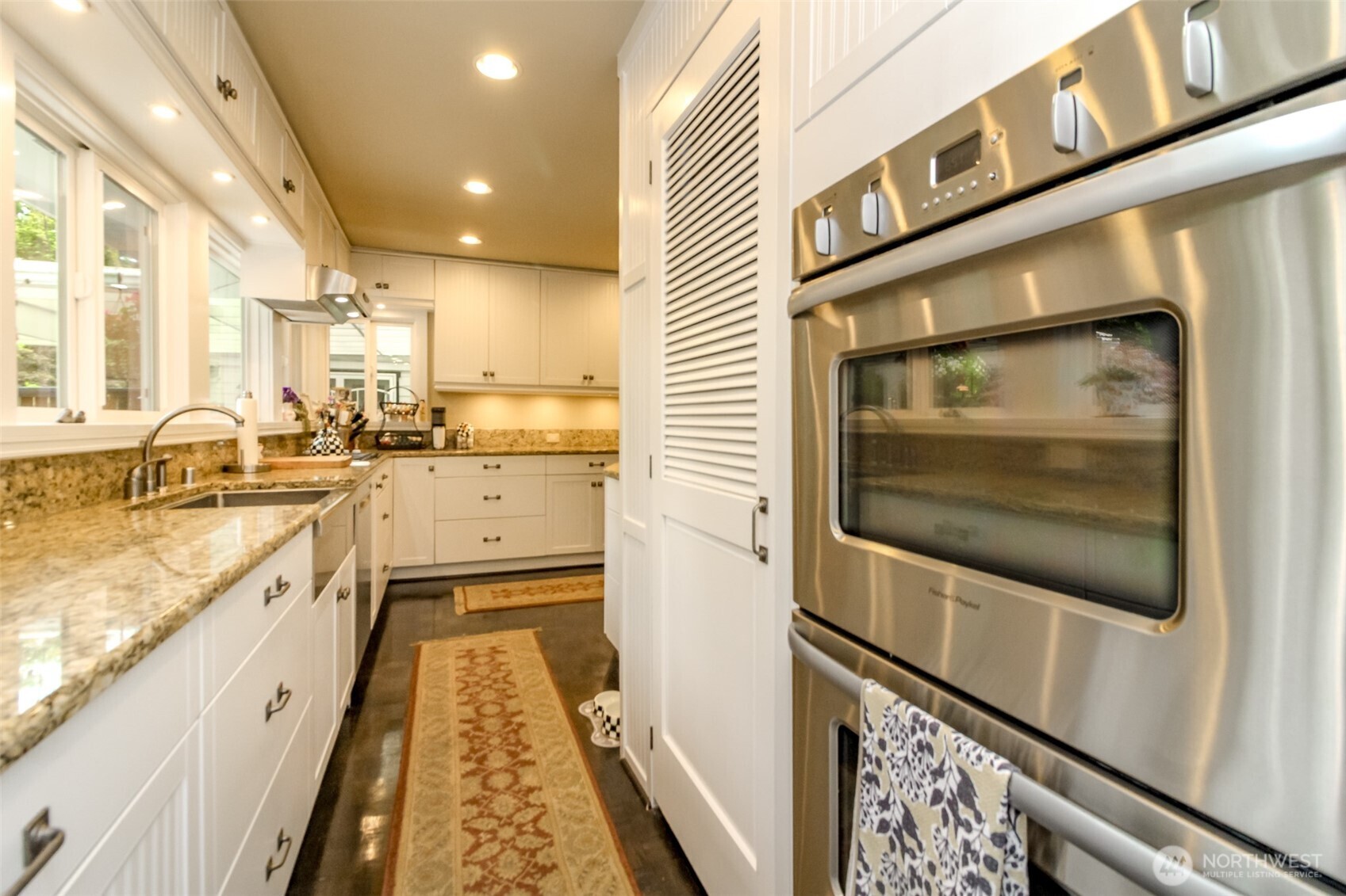10415 Brook Lane Property Photo 15