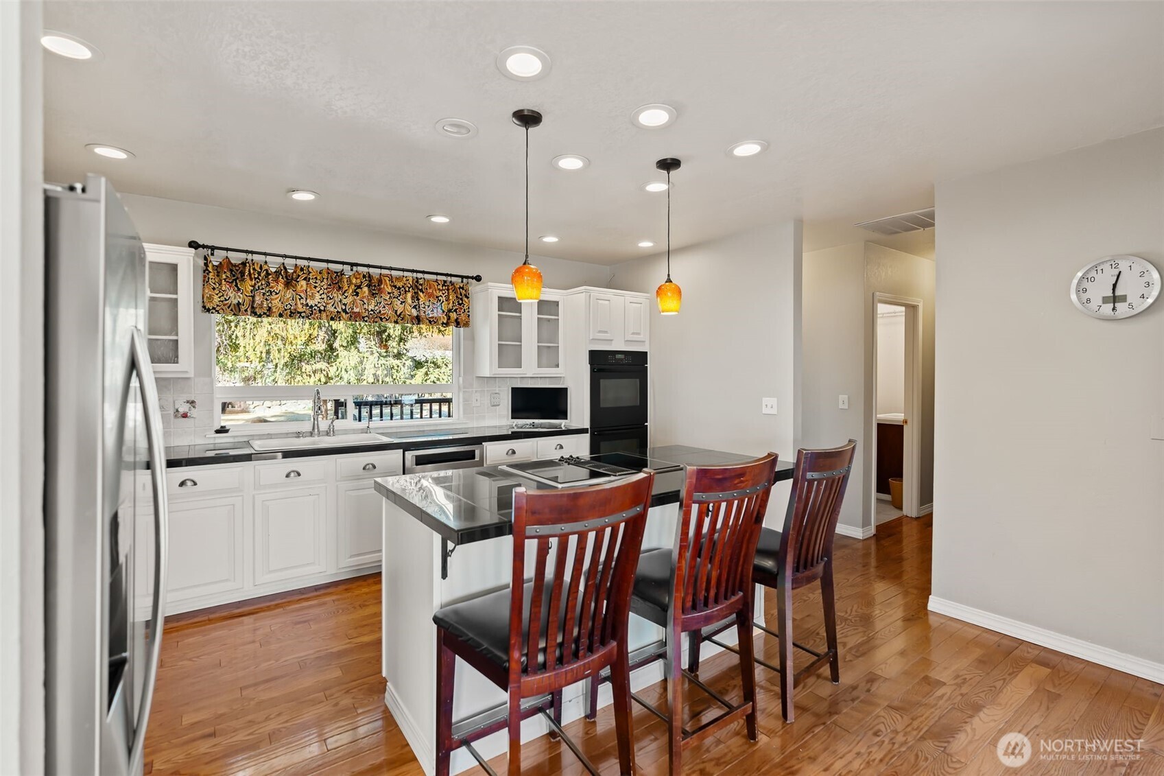 7407 Englewood Avenue Property Photo 14