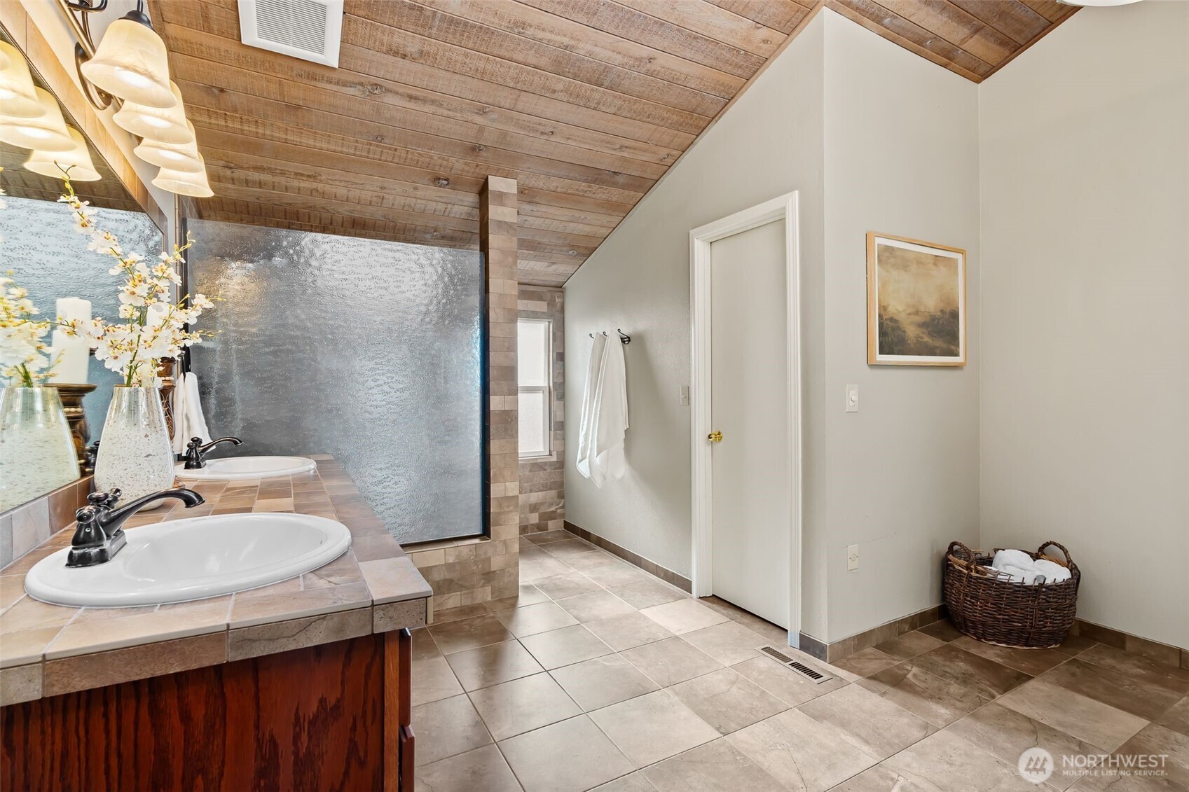 7407 Englewood Avenue Property Photo 27