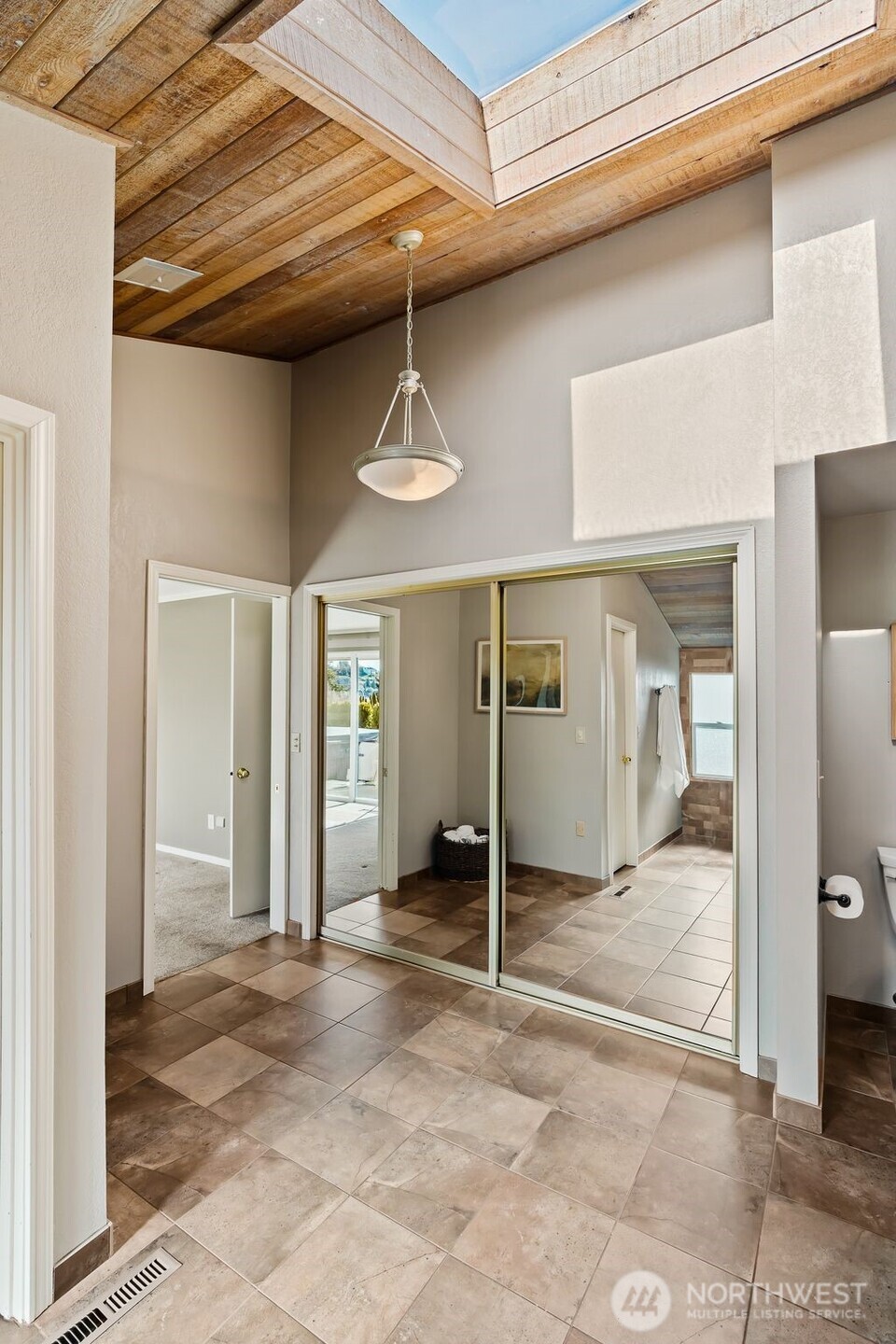 7407 Englewood Avenue Property Photo 29