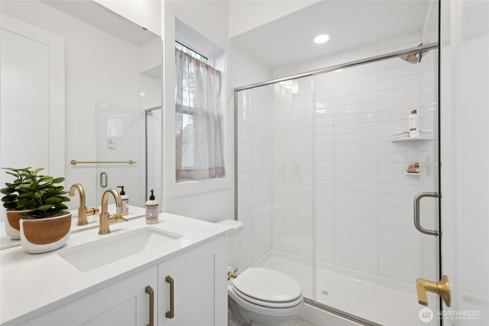 18923 99th Place C Property Photo 5