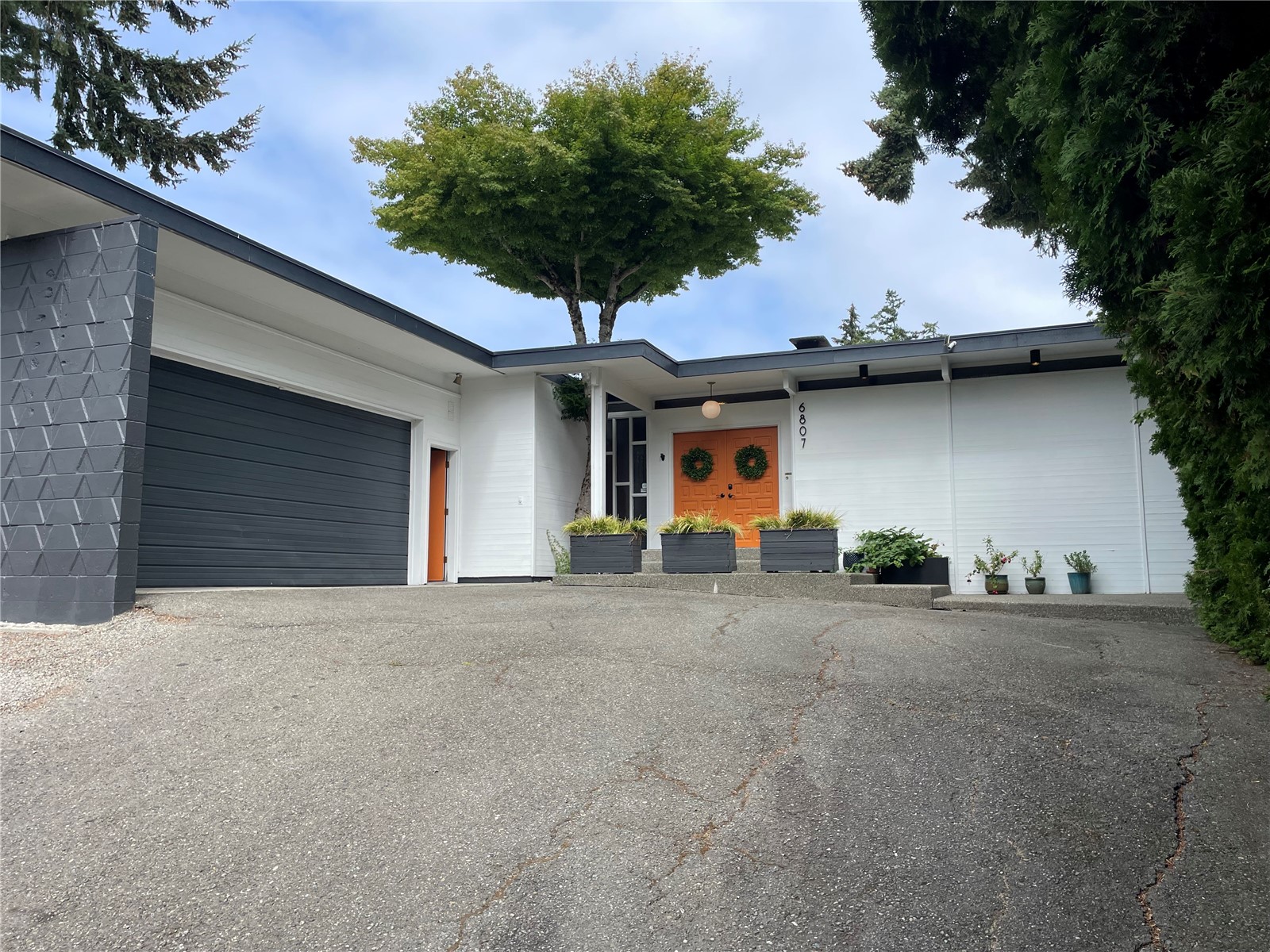 6807 44th Street Court Property Photo 1