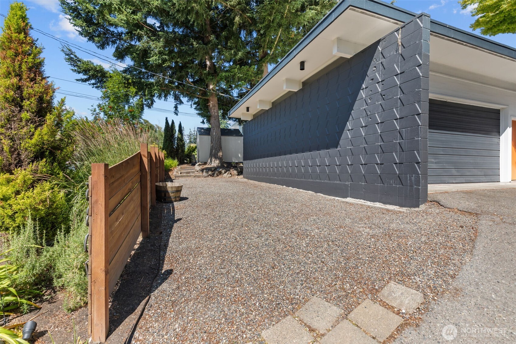 6807 44th Street Court Property Photo 4