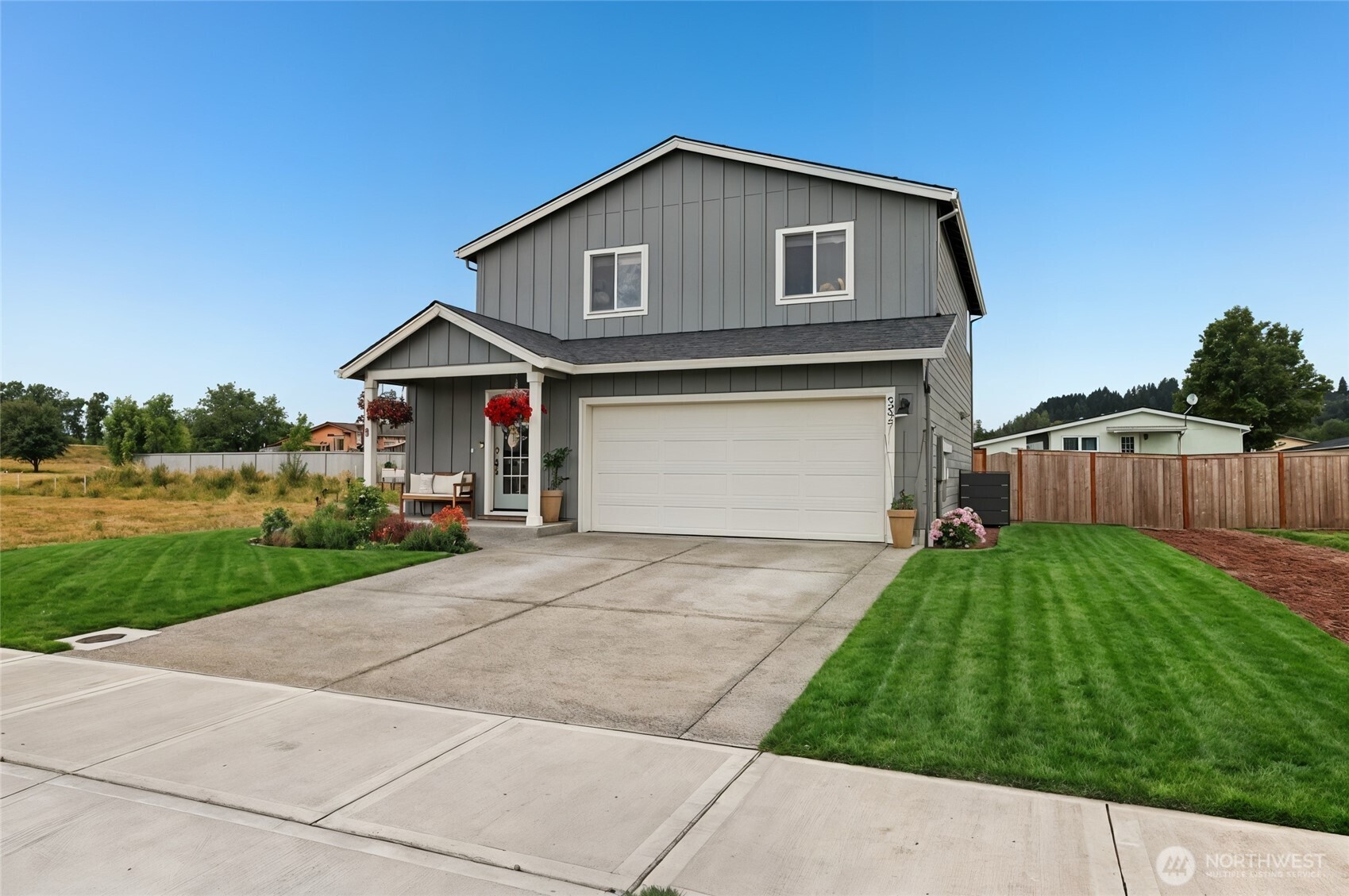 2027 Henderson Way Property Photo 1