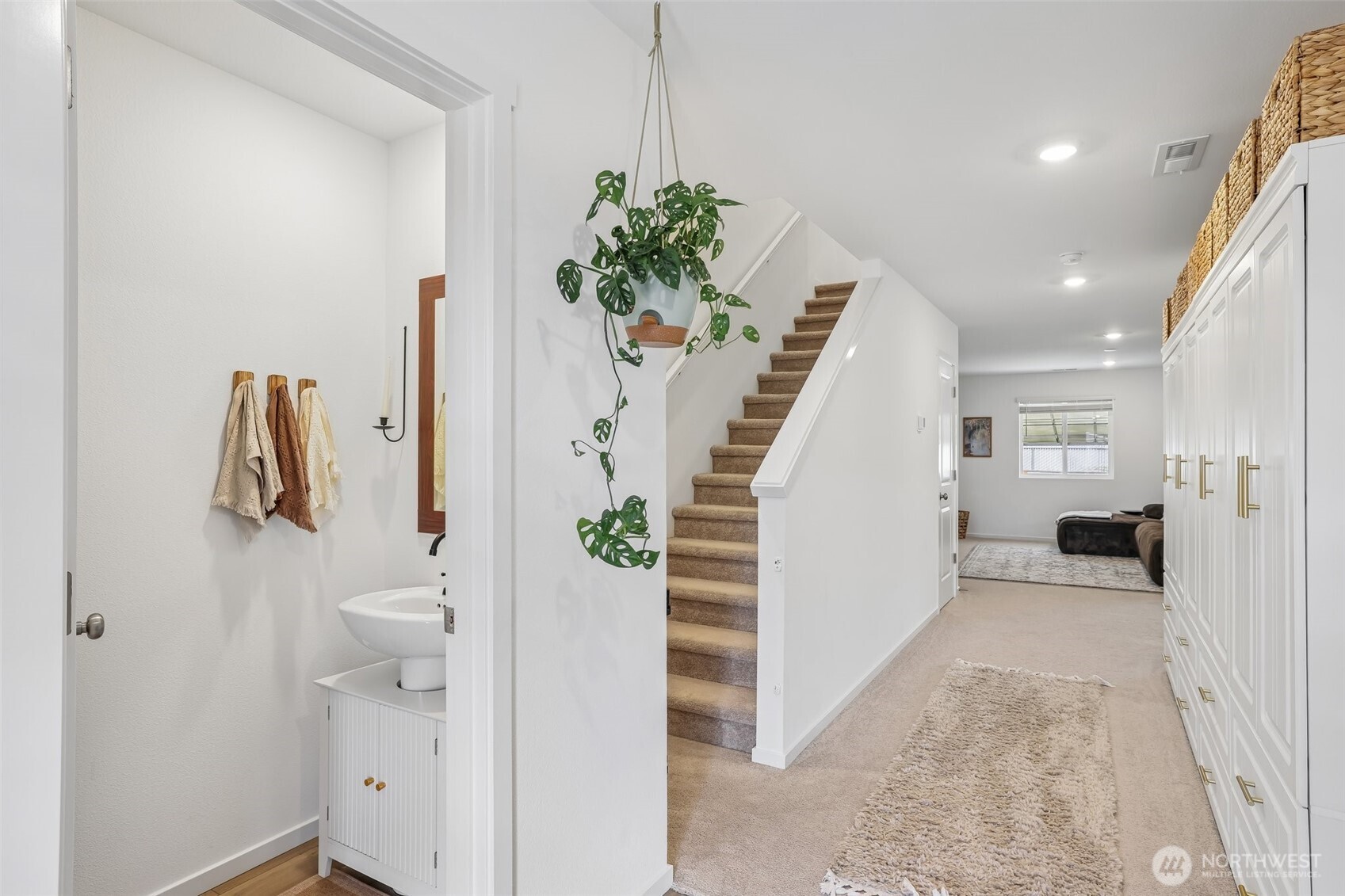 2027 Henderson Way Property Photo 5