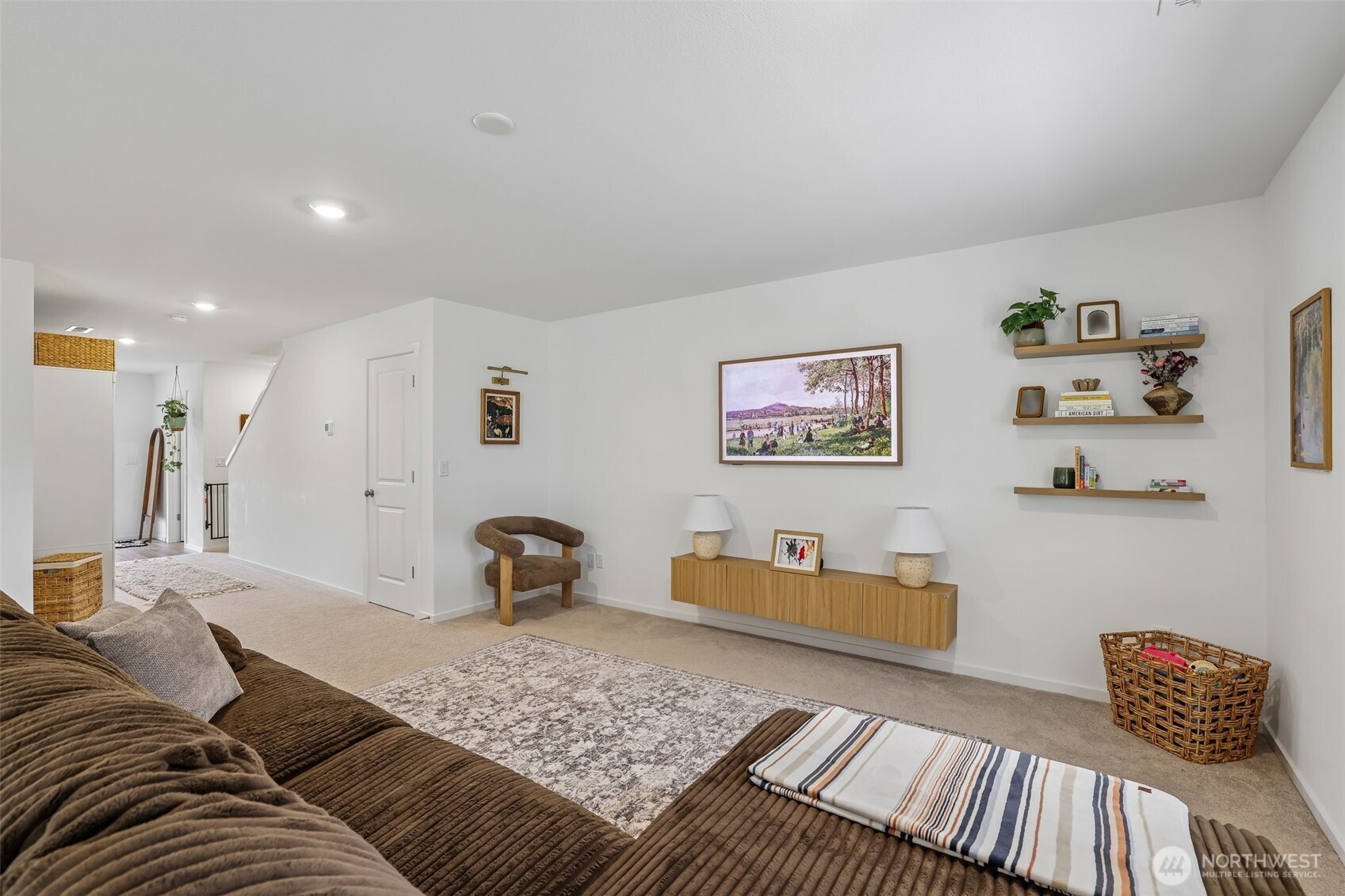 2027 Henderson Way Property Photo 6