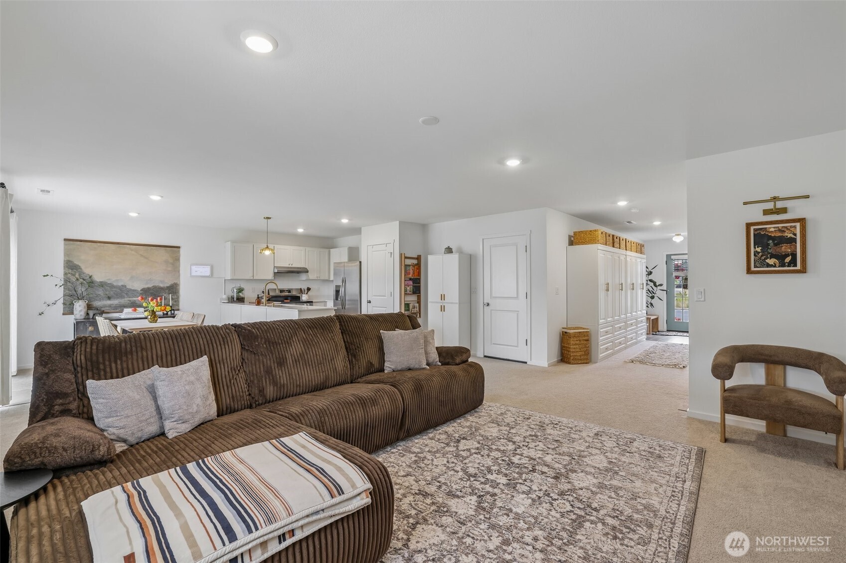 2027 Henderson Way Property Photo 7