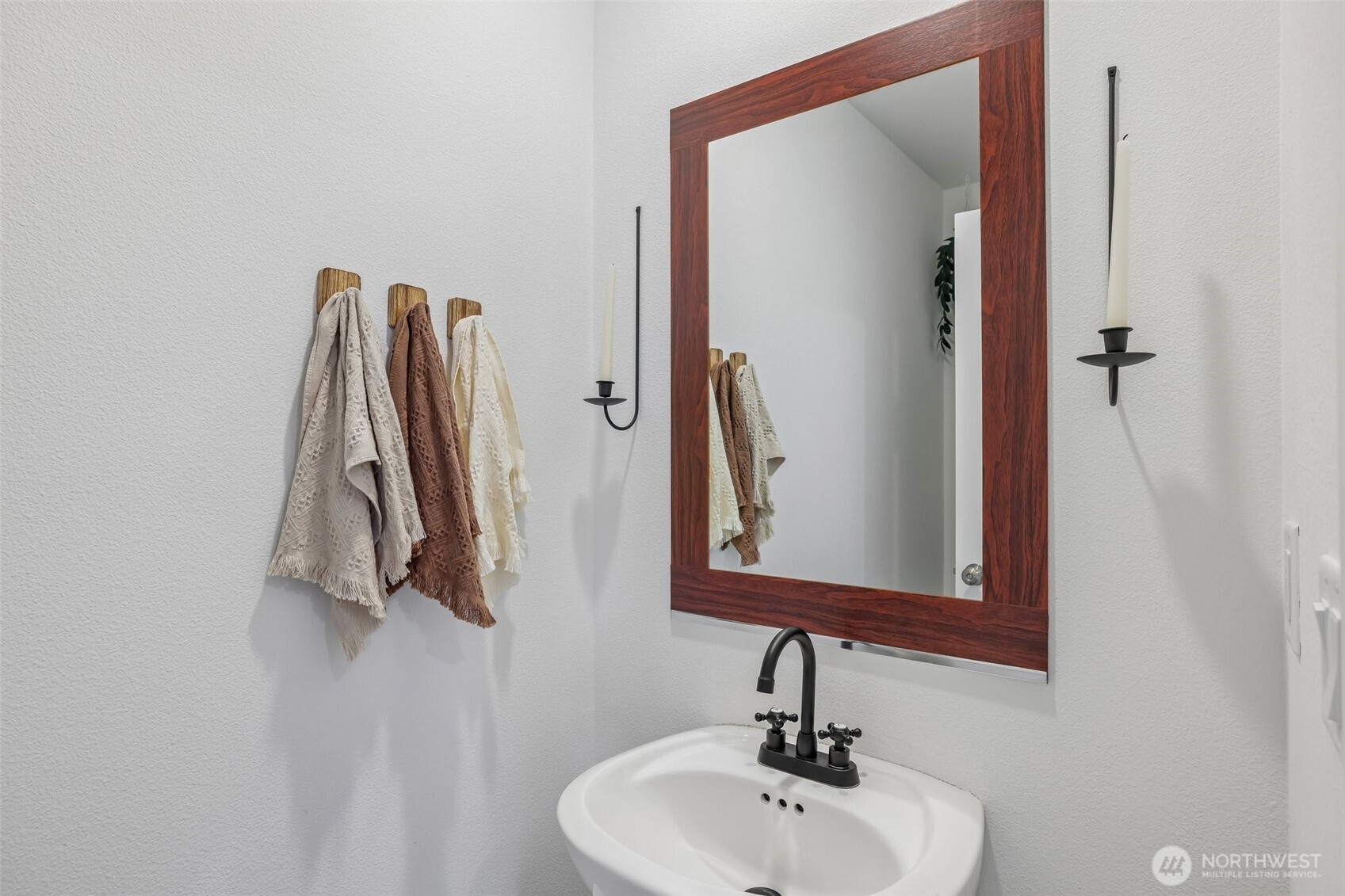 2027 Henderson Way Property Photo 29