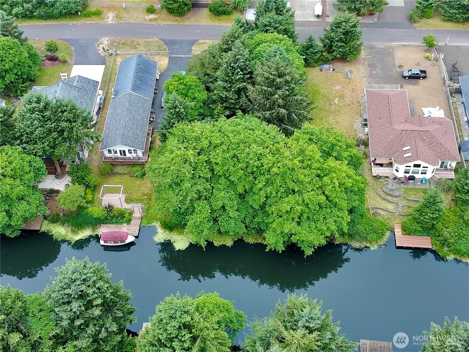 772 Island Circle Property Photo 1