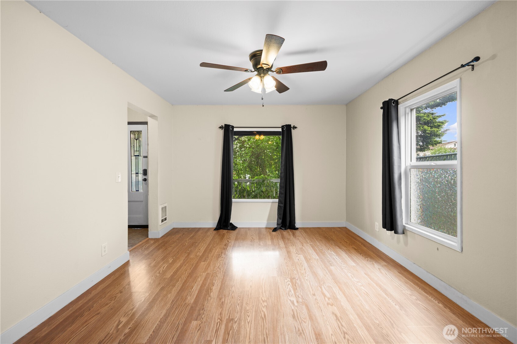 2410 State Street Property Photo 8