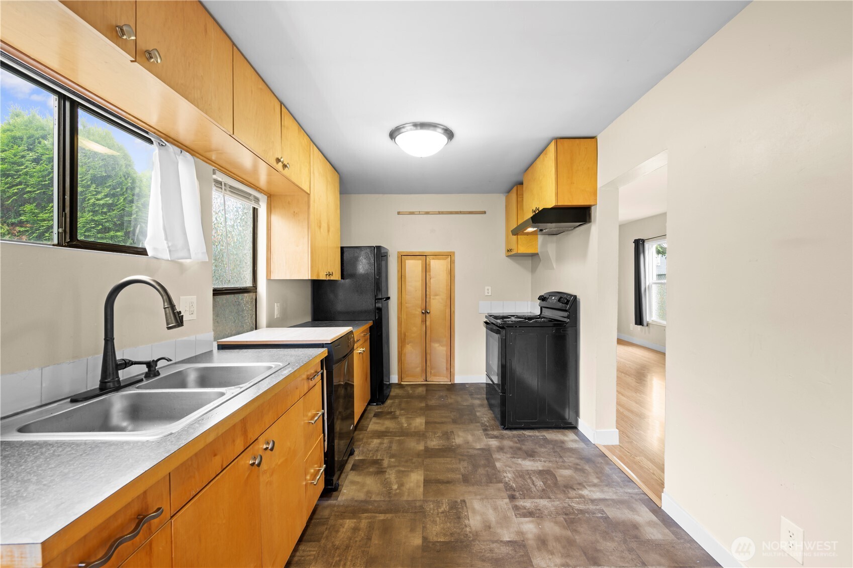 2410 State Street Property Photo 10