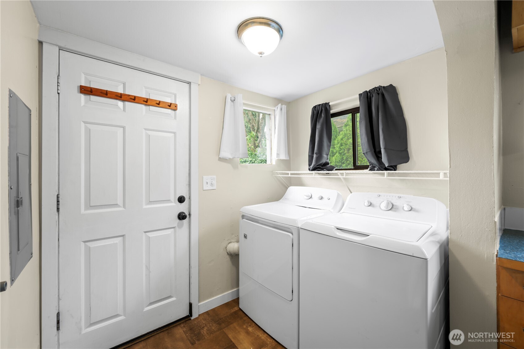 2410 State Street Property Photo 14