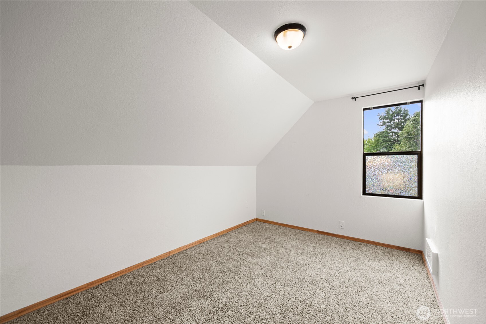 2410 State Street Property Photo 16