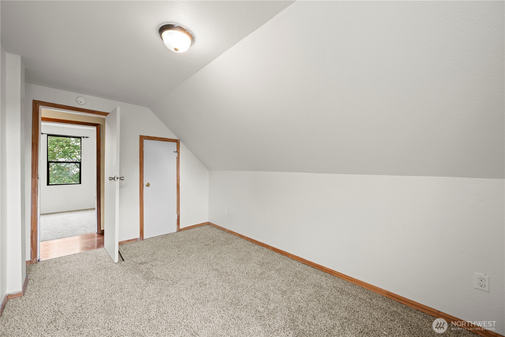 2410 State Street Property Photo 17