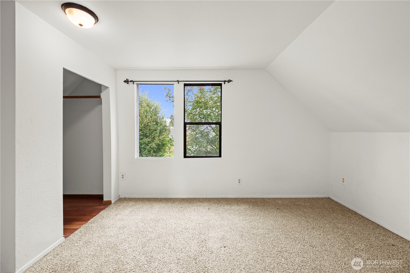 2410 State Street Property Photo 18
