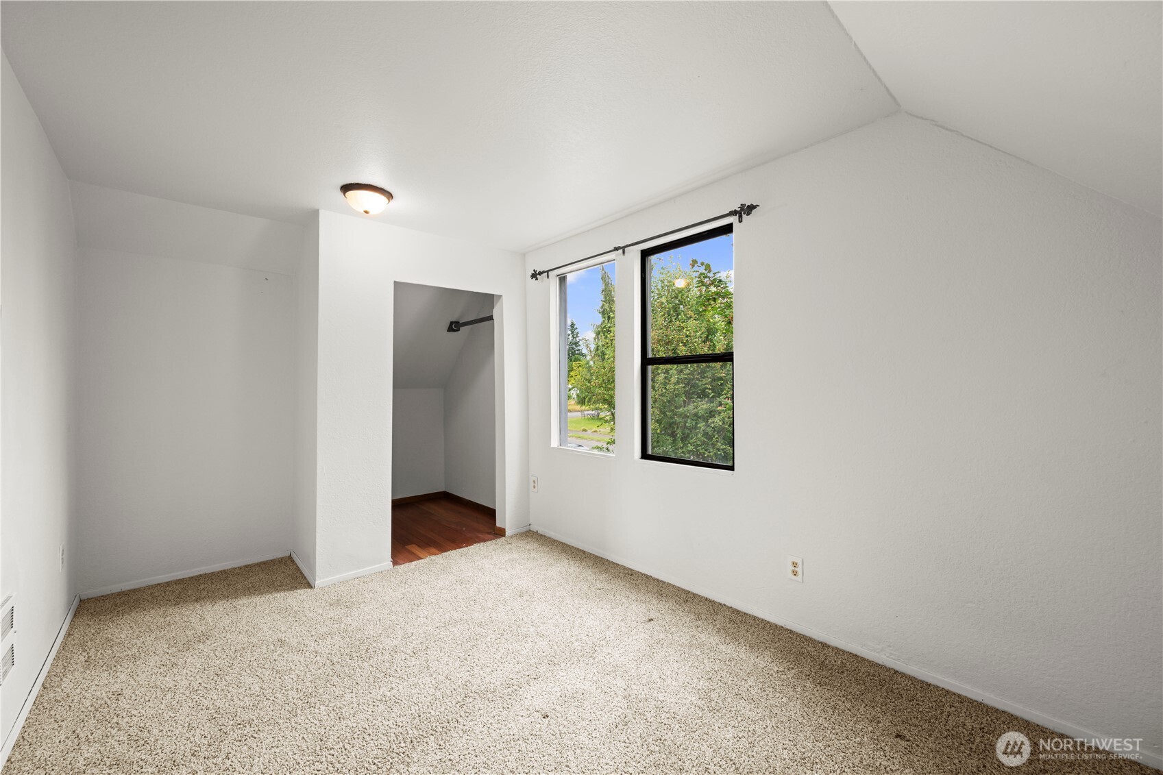 2410 State Street Property Photo 19