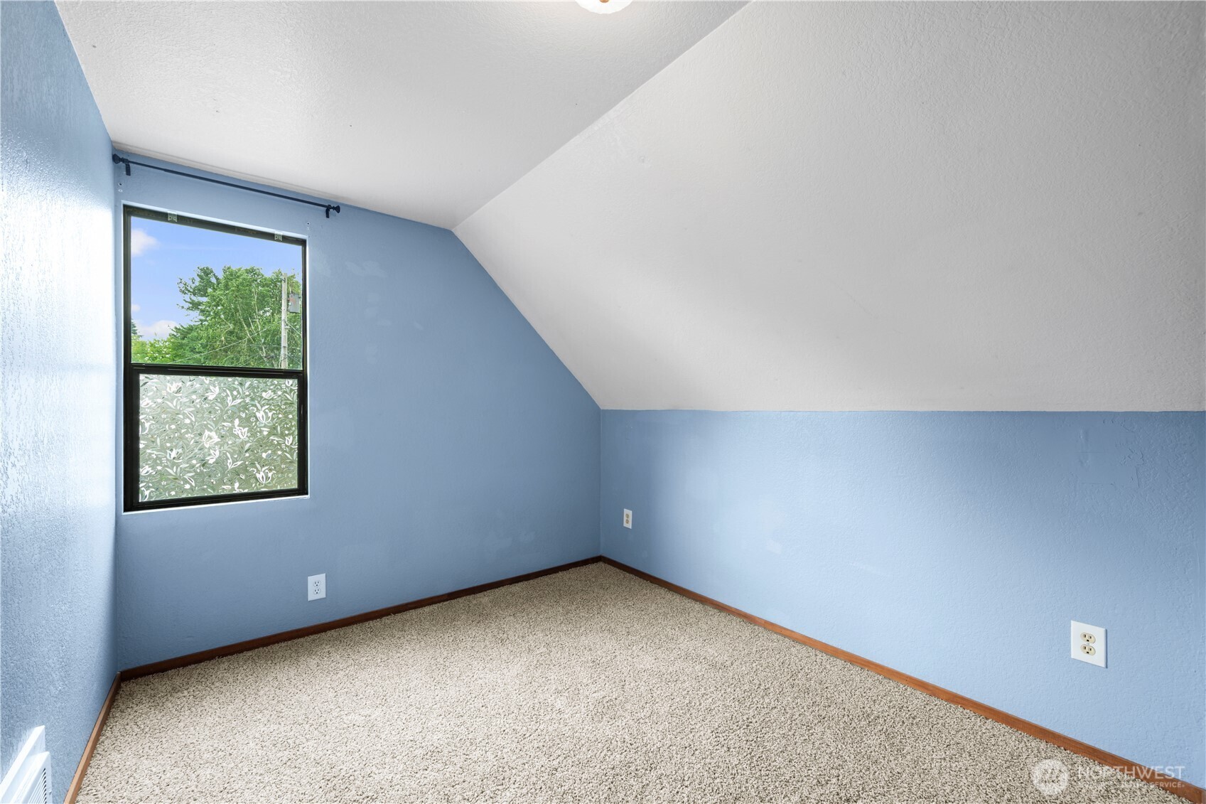 2410 State Street Property Photo 20