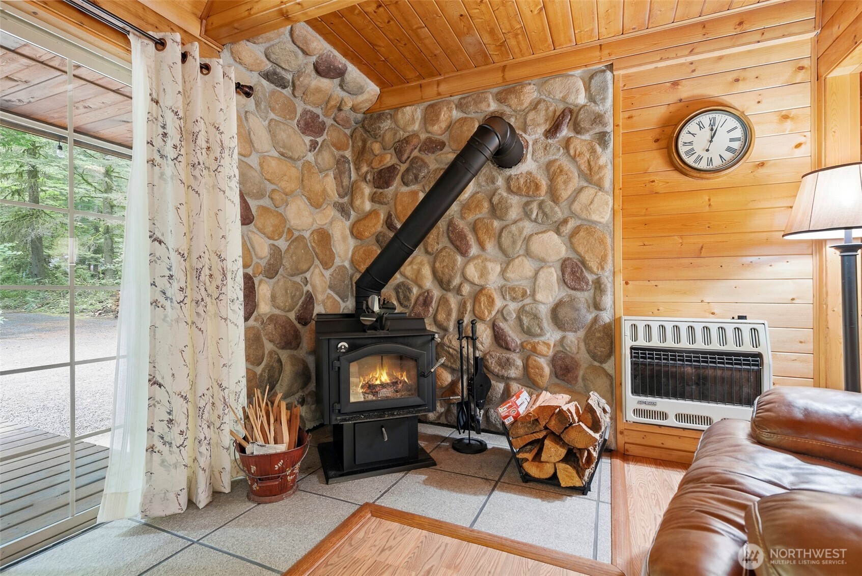 191 Northwoods Cabin Property Photo 4