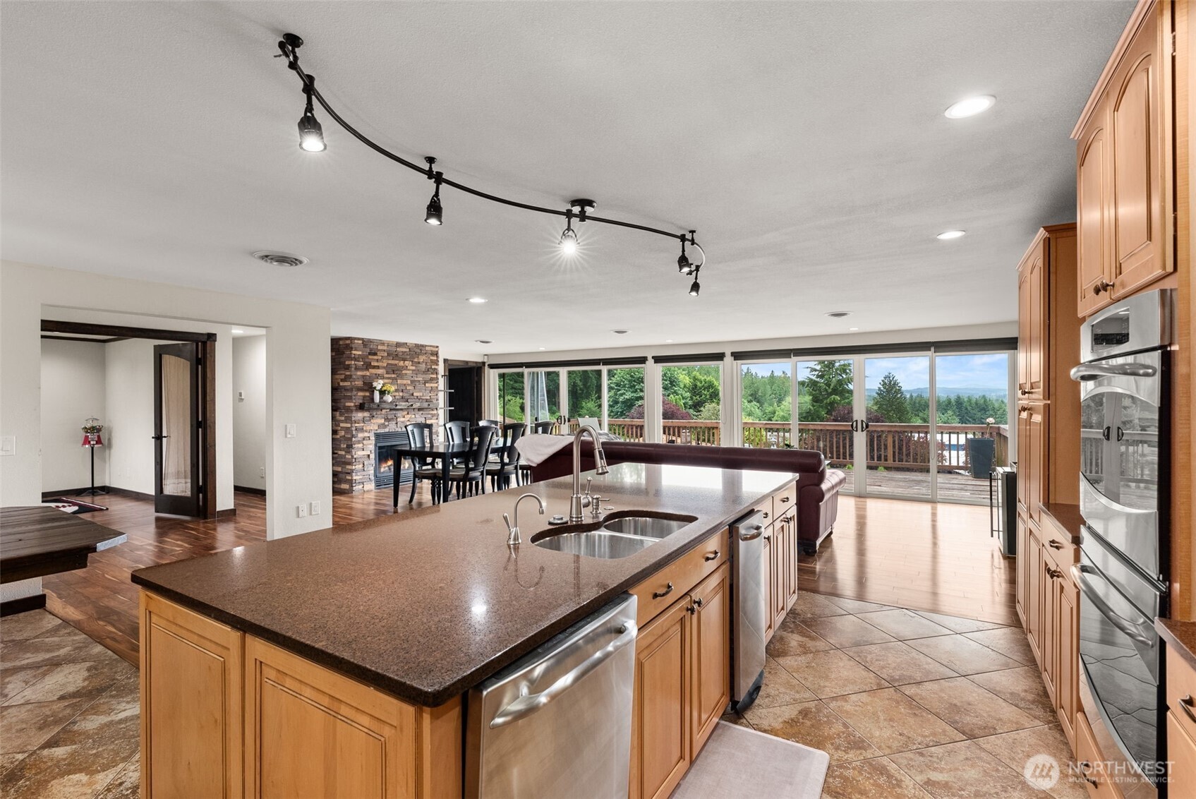 233 Devereese Road Property Photo 14