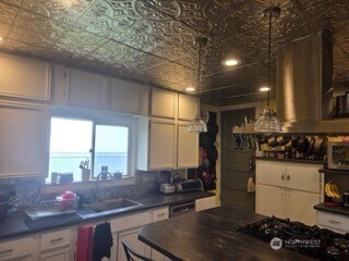407 S 1st Street Property Photo 6