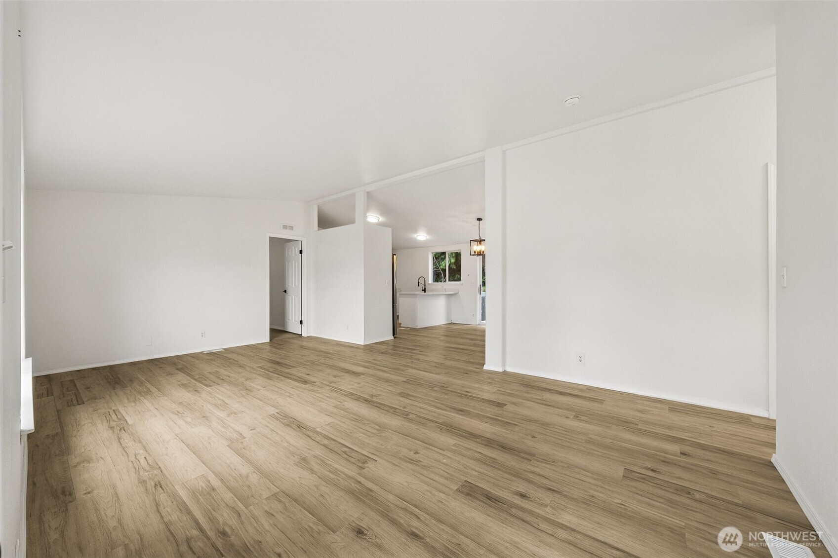 9421 21st Avenue Property Photo 4