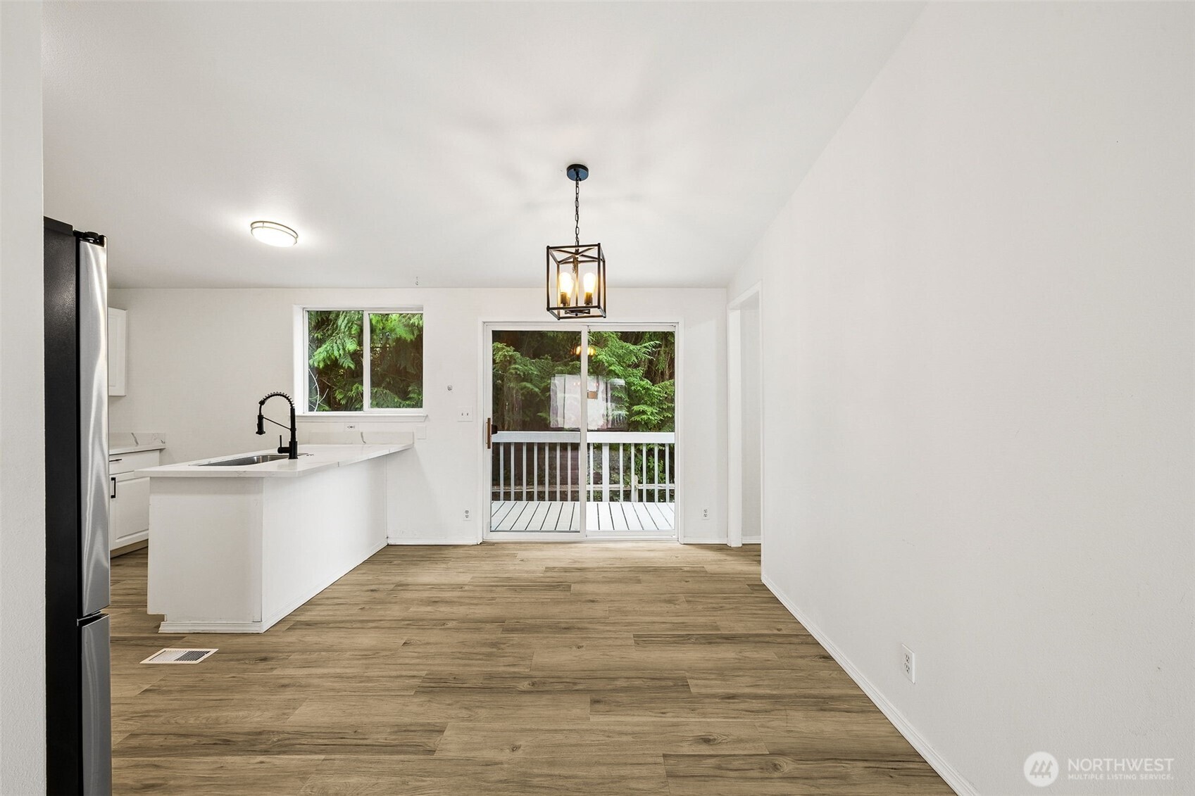 9421 21st Avenue Property Photo 6