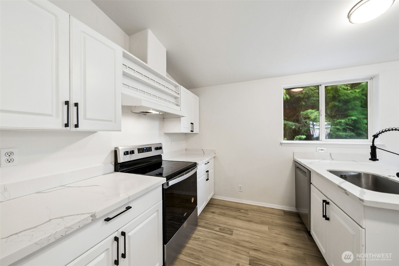 9421 21st Avenue Property Photo 7