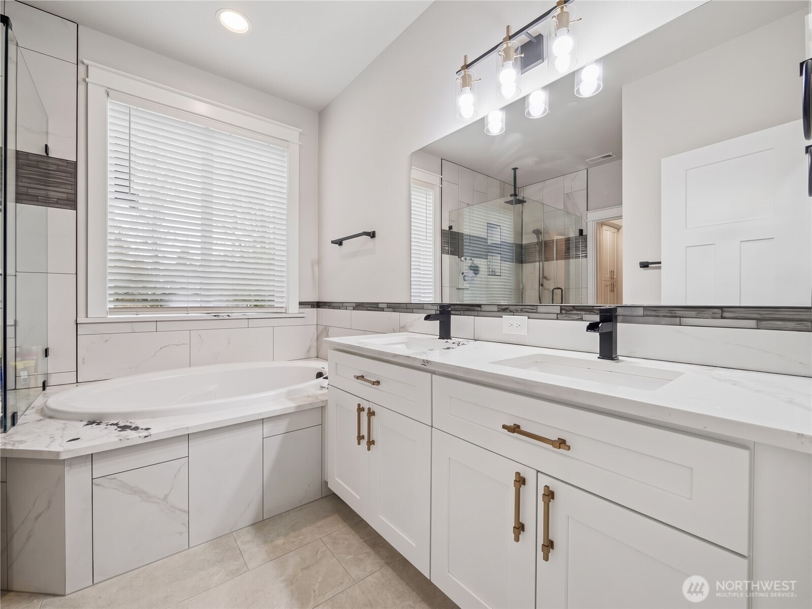 917 Tiedman Road Property Photo 15