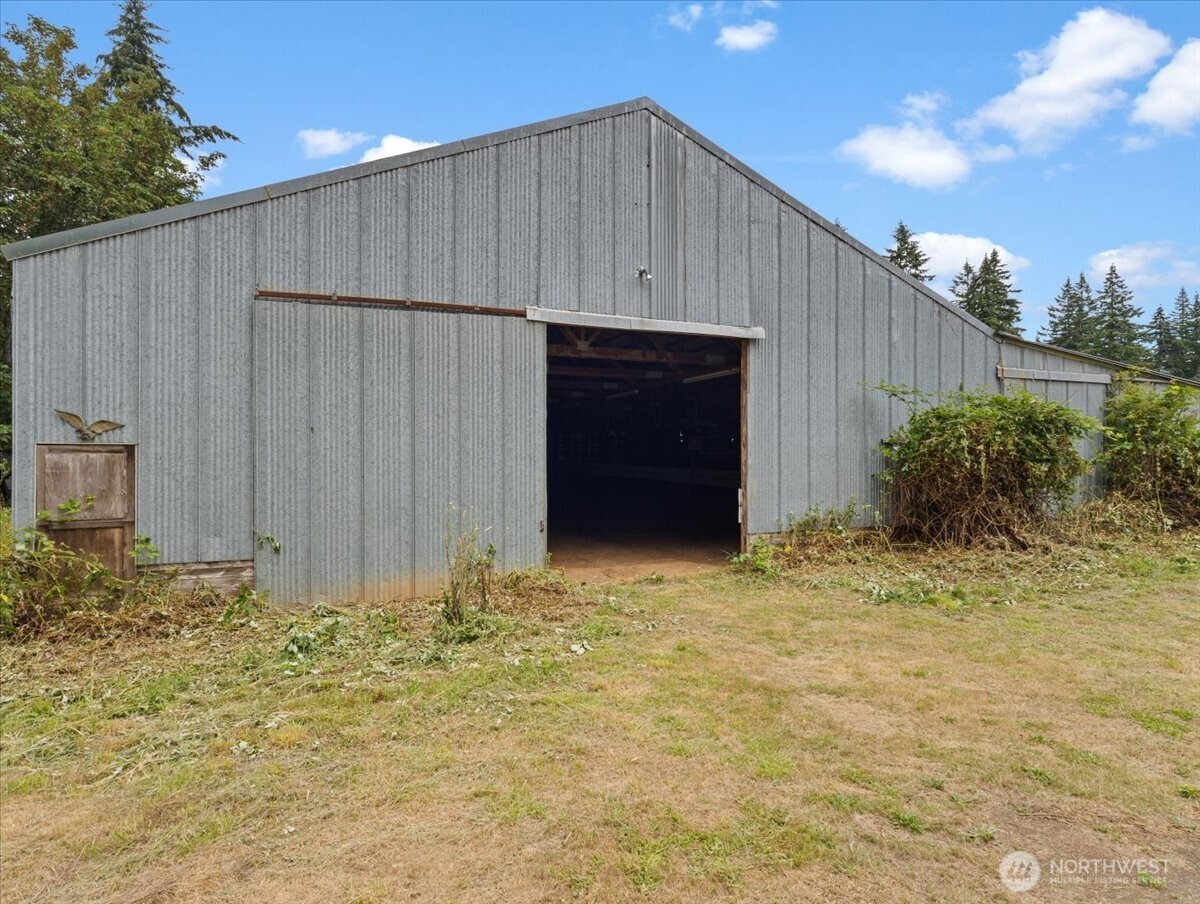 27214 Ne Robinson Property Photo 8