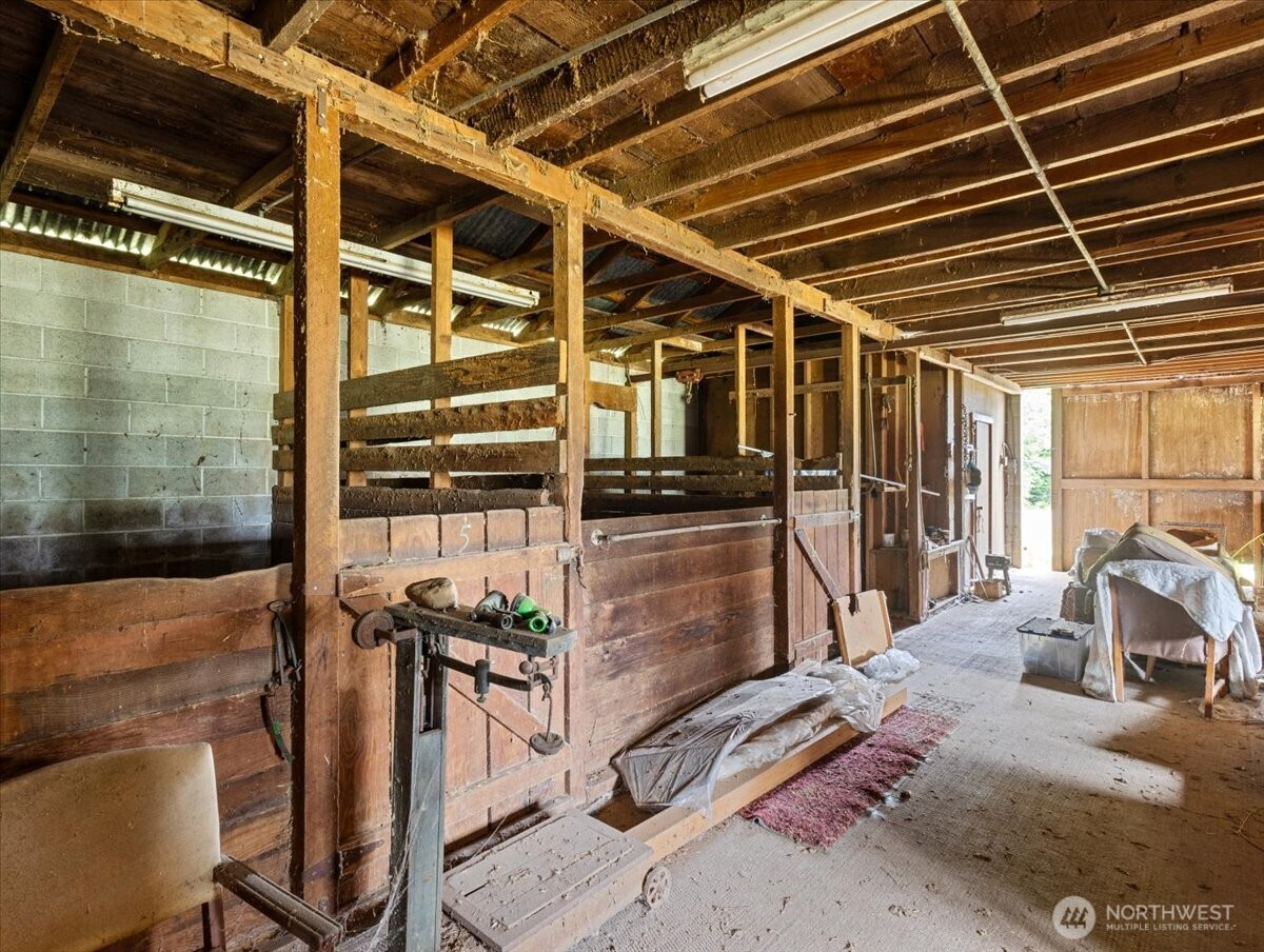 27214 Ne Robinson Property Photo 14