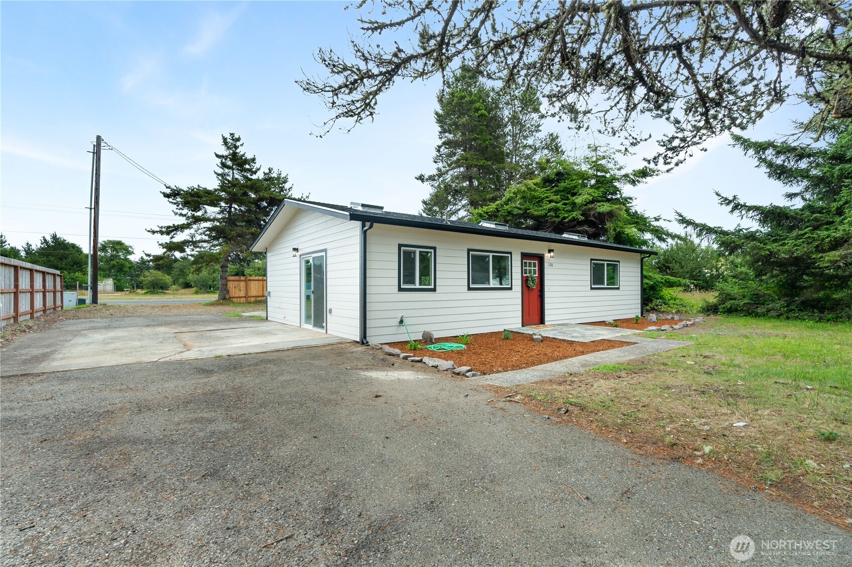 328 Ensign Avenue Property Photo 18