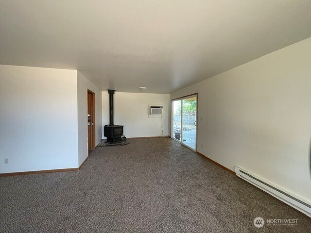 511 Castle Dr Street Property Photo 3