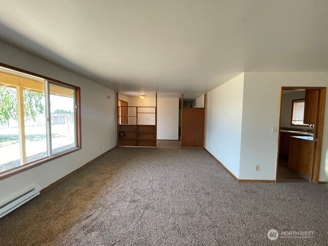 511 Castle Dr Street Property Photo 4
