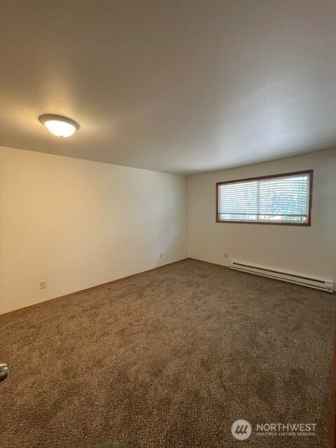 511 Castle Dr Street Property Photo 7