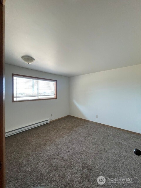 511 Castle Dr Street Property Photo 9